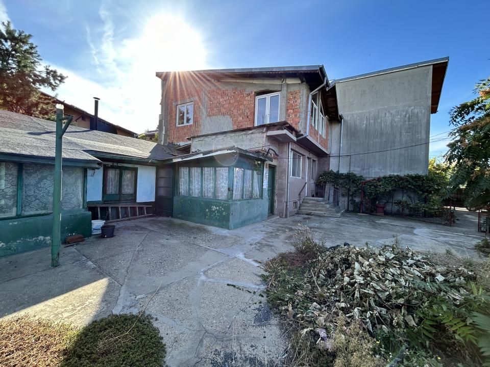 Casă cu 5 camere de vânzare în Central, Dobroești – fotografia 15 din 15