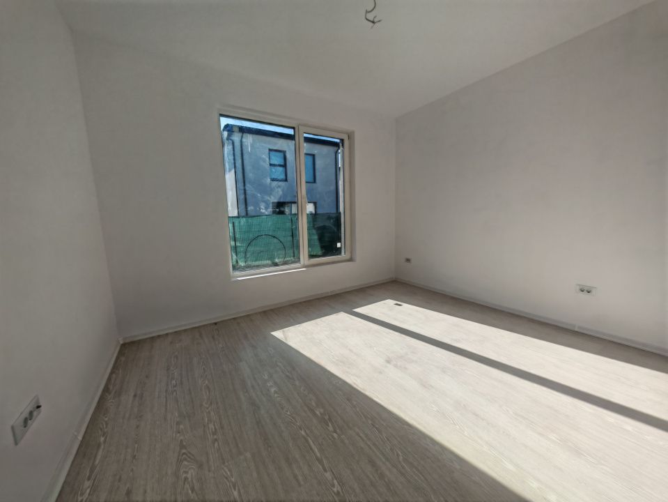 Casă cu 4 camere de vânzare în Central, Tunari – fotografia 14 din 18