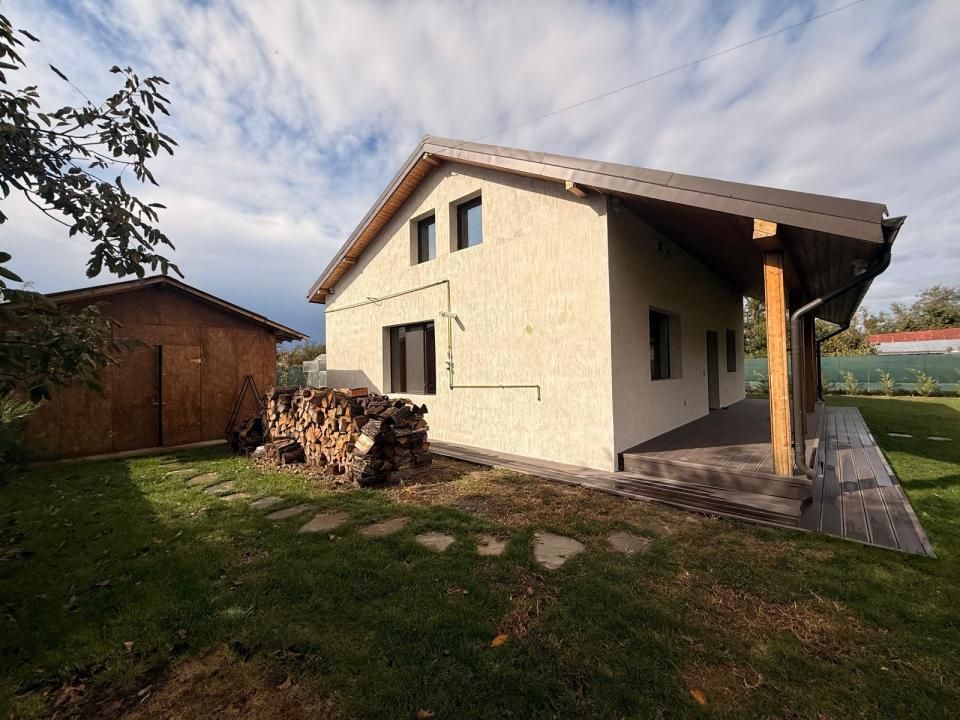 Casă cu 4 camere de vânzare în Central, Satu Nou – fotografia 10 din 24