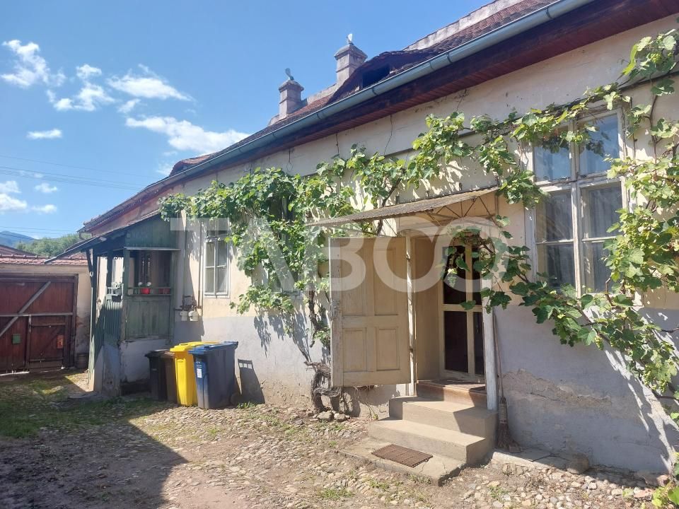 Casă cu 4 camere de vânzare în Cisnădie – fotografia 3 din 25