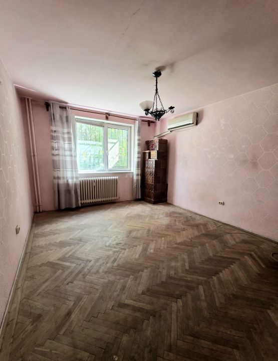 Apartament cu 3 camere de vânzare în Tomis IV, Constanța – fotografia 3 din 13