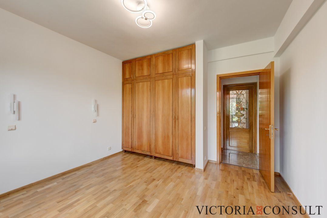 Casă cu 4 camere de închiriat în 1 Mai, București – fotografia 8 din 25