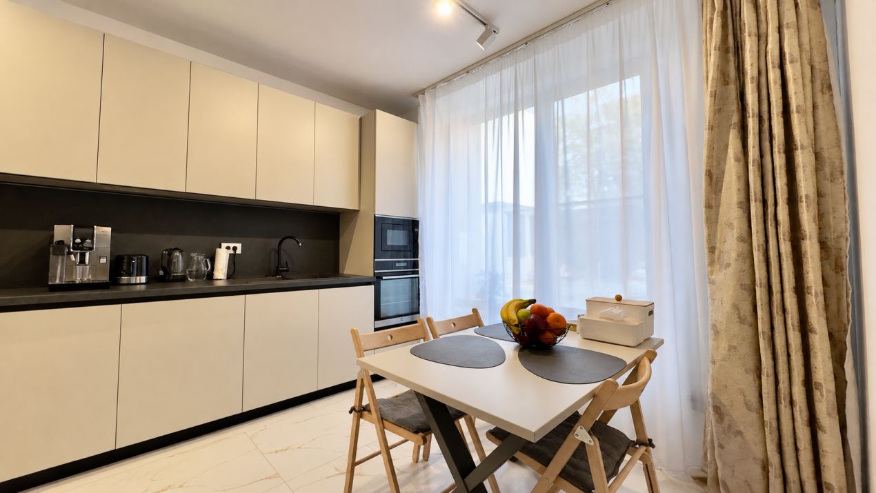 Casă cu 4 camere de vânzare în Nord, Mamaia – fotografia 15 din 29
