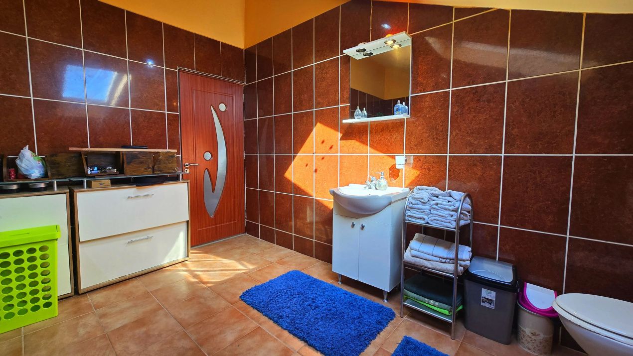 Casă cu 8 camere de vânzare în Central, Afumați – fotografia 16 din 91
