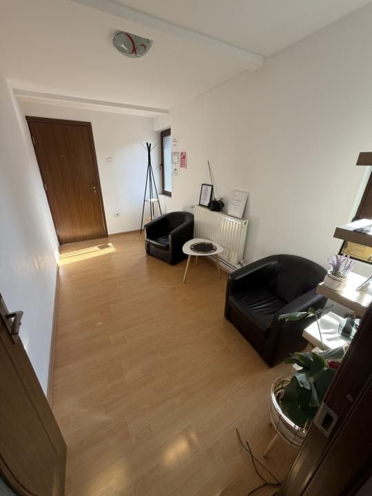 Spațiu comercial cu 6 camere de vânzare în Central, Giurgiu – fotografia 14 din 17