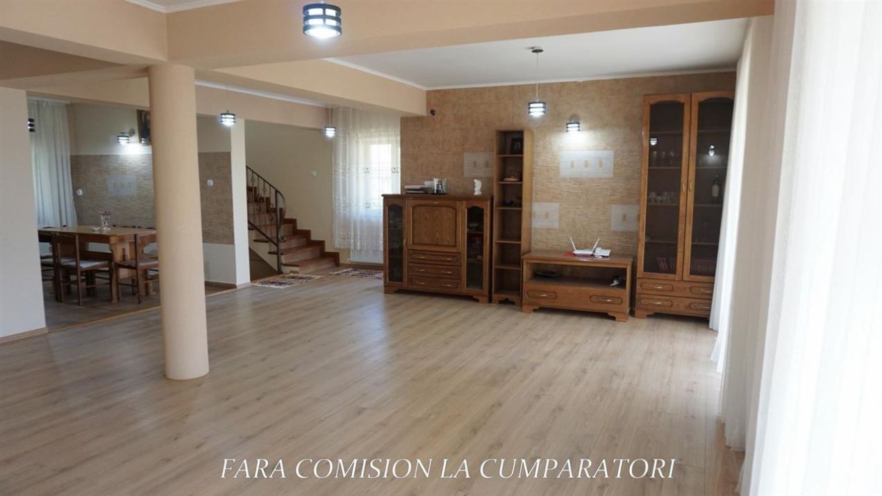 Casă cu 6 camere de vânzare în Berislavesti – fotografia 6 din 41