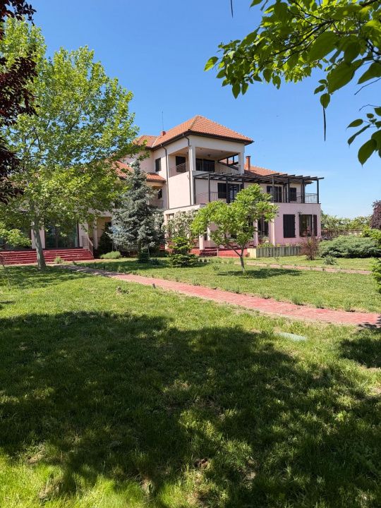 Casă cu 13 camere de vânzare în Exterior Est, Crevedia – fotografia 2 din 54