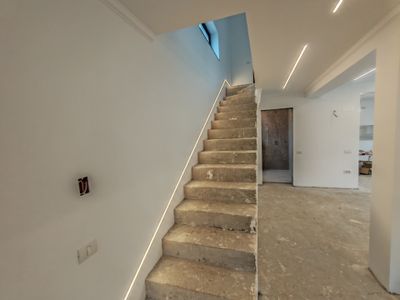 Casă cu 4 camere de vânzare în Central, Otopeni – fotografia 5 din 12