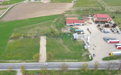 Teren de vânzare în Est, Grosi