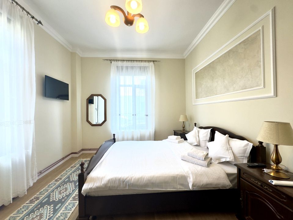 Hotel / pensiune cu 11 camere de vânzare în Central, Târgu Ocna – fotografia 3 din 30
