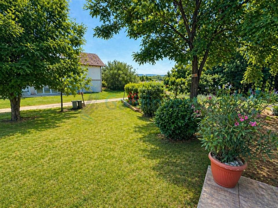 Casă cu 6 camere de vânzare în Central, Paleu – fotografia 7 din 11