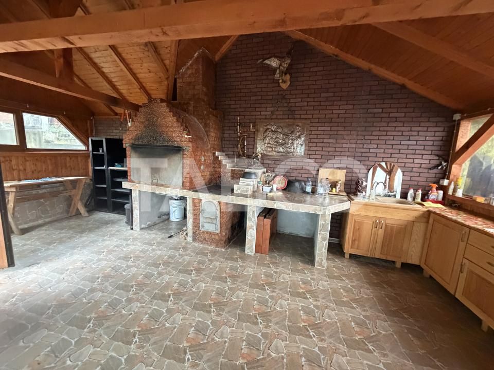 Casă cu 7 camere de vânzare în Berivoi – fotografia 21 din 29