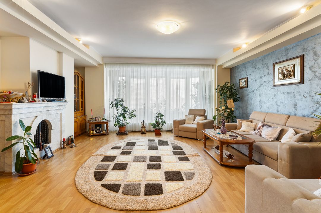 Casă cu 8 camere de vânzare în Faleza Nord, Constanța – fotografia 2 din 25