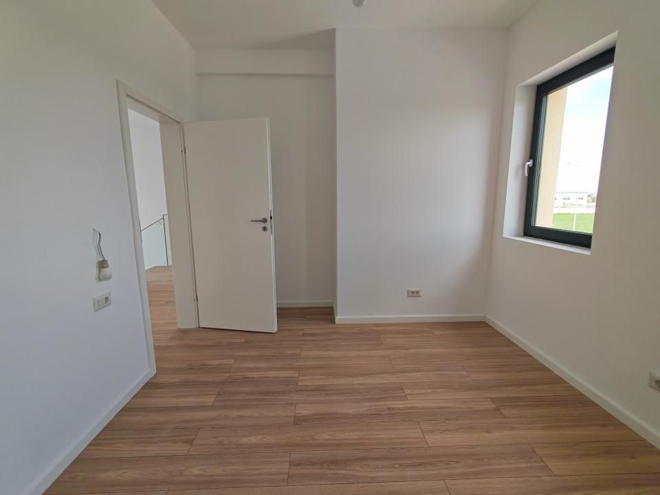 Casă cu 4 camere de vânzare în Otopeni – fotografia 19 din 22