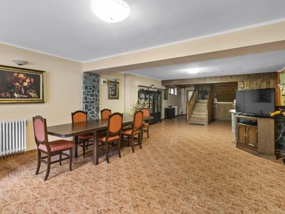 Casă cu 8 camere de vânzare în Zamora, Bușteni – fotografia 2 din 20