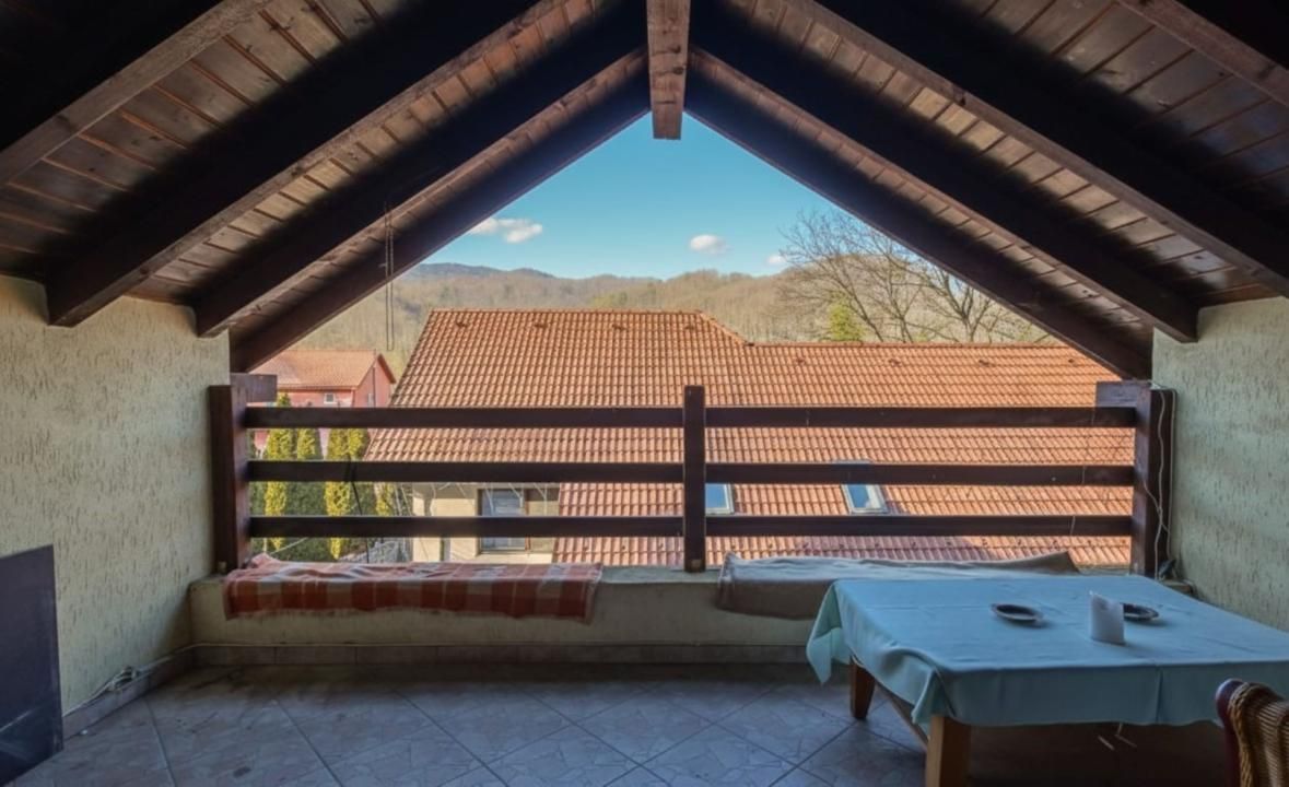Casă cu 6 camere de vânzare în Sud, Brașov – fotografia 3 din 18