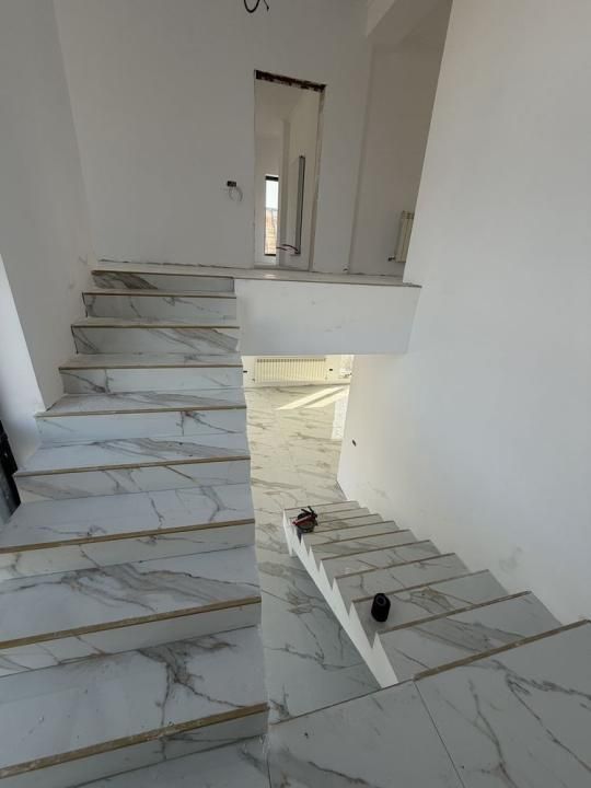 Casă cu 4 camere de vânzare în Exterior Sud, Curtea de Argeș – fotografia 3 din 7