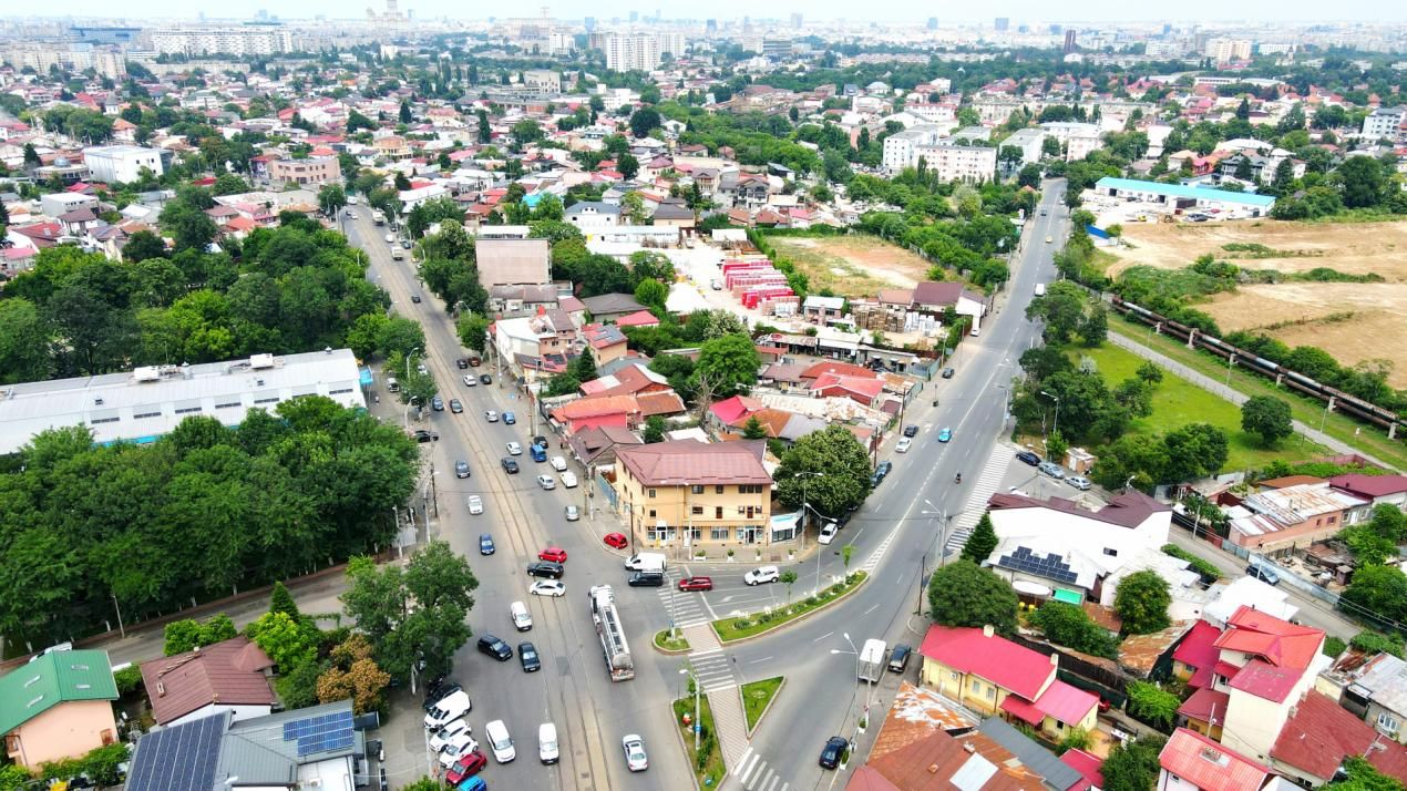 Casă cu 7 camere de vânzare în Pieptanari, București – fotografia 1 din 60