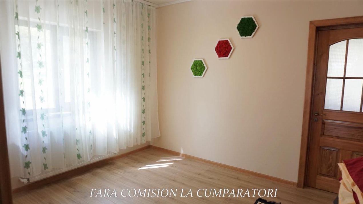 Casă cu 6 camere de vânzare în Berislavesti – fotografia 14 din 41