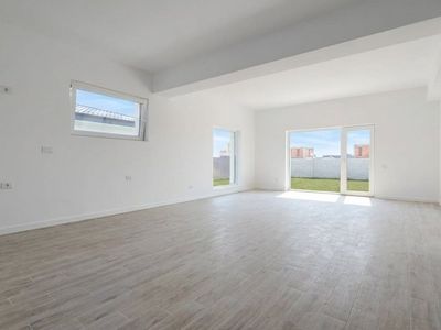 Casă cu 5 camere de vânzare în Central, Tunari – fotografia 4 din 20