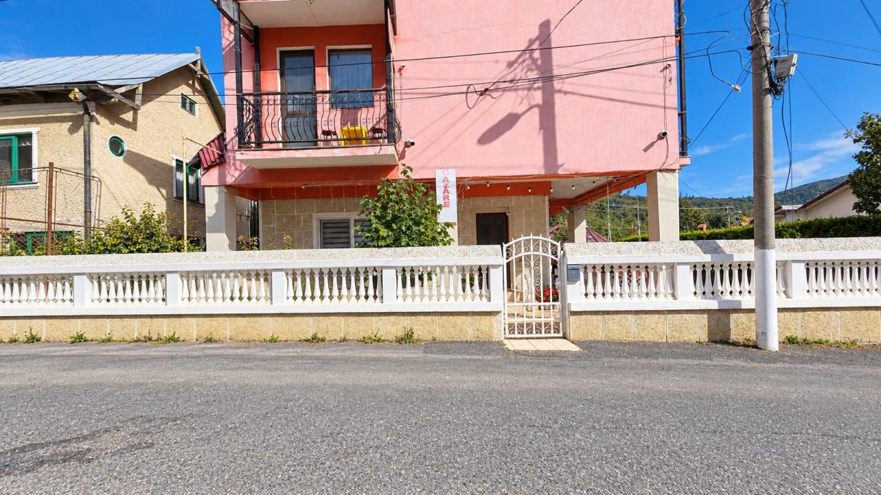Casă cu 11 camere de vânzare în Central, Bușteni – fotografia 4 din 40