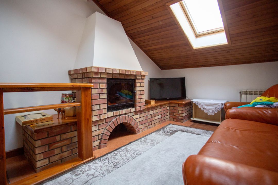 Casă cu 6 camere de vânzare în Comănești – fotografia 35 din 72
