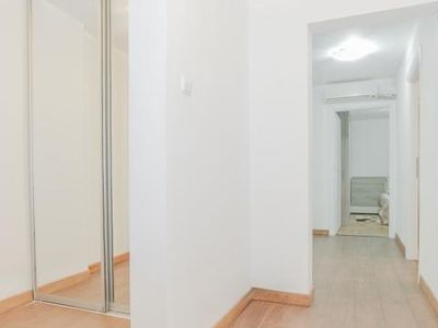 Apartament cu 3 camere de închiriat în Faleza Nord, Constanța – fotografia 2 din 22