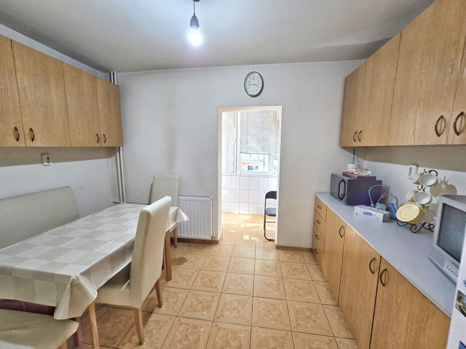 Apartament cu 3 camere de vânzare în Nufarul, Oradea – fotografia 3 din 16