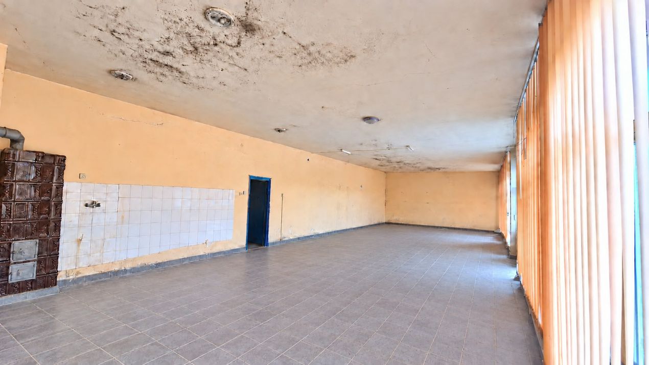 Spațiu comercial cu 4 camere de vânzare în Sorostin – fotografia 5 din 10