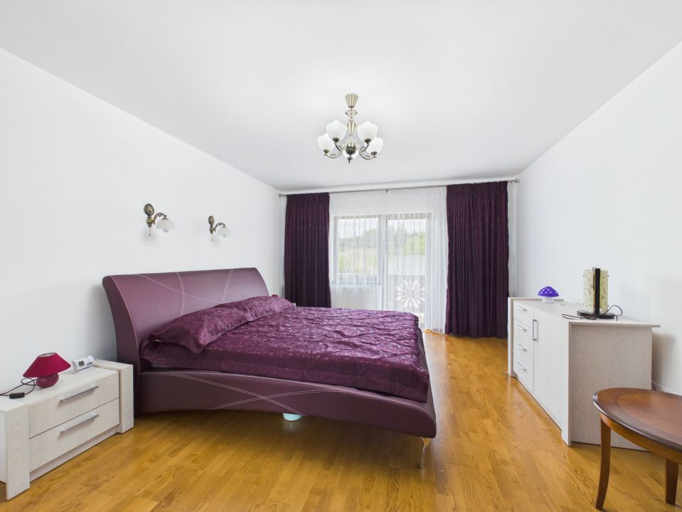 Casă cu 10 camere de vânzare în Tohanu Nou – fotografia 23 din 46
