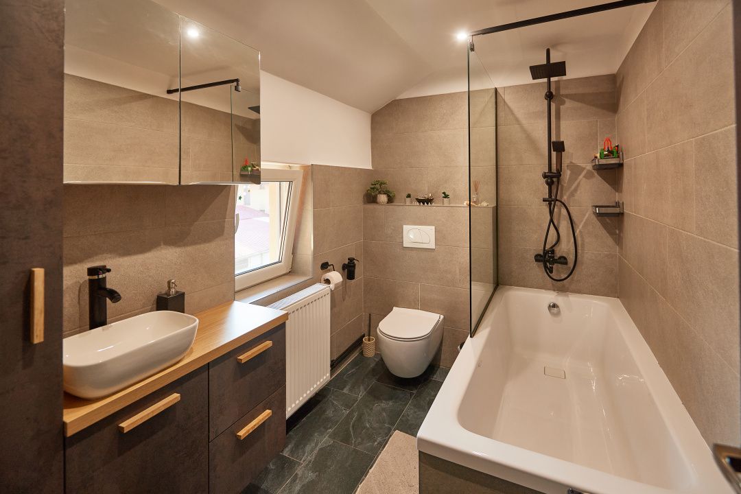 Casă cu 4 camere de vânzare în Avram Iancu, Florești – fotografia 8 din 19