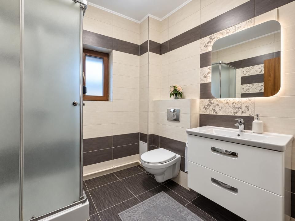 Casă cu 5 camere de vânzare în Sud, Ovidiu – fotografia 12 din 30