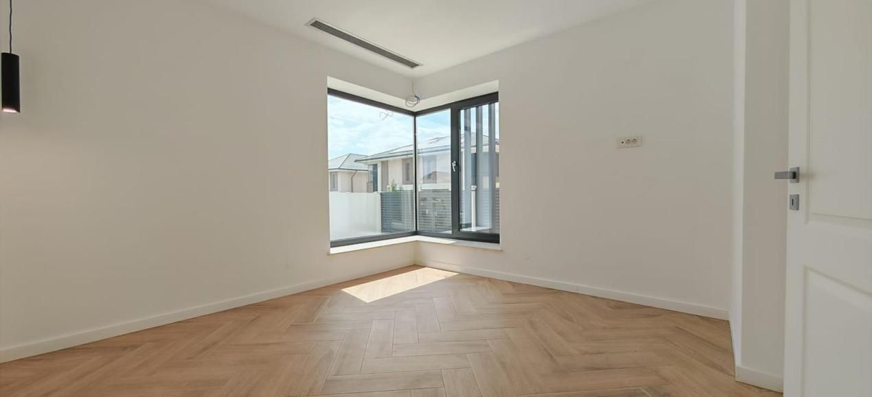 Casă cu 5 camere de vânzare în Tunari – fotografia 3 din 36
