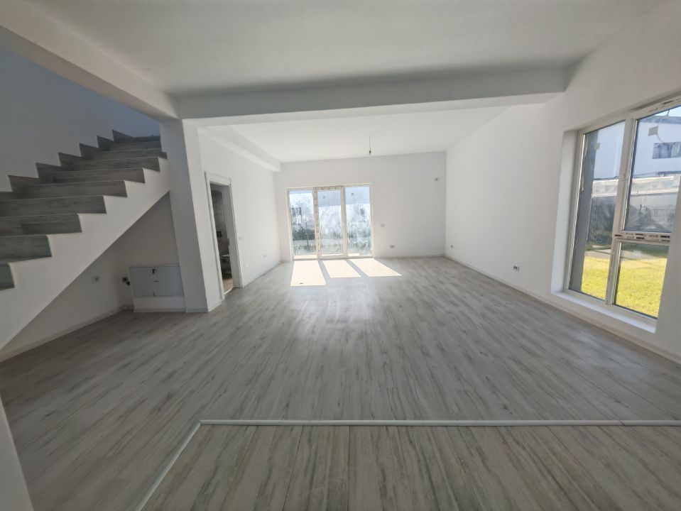 Casă cu 4 camere de vânzare în Central, Tunari – fotografia 14 din 17