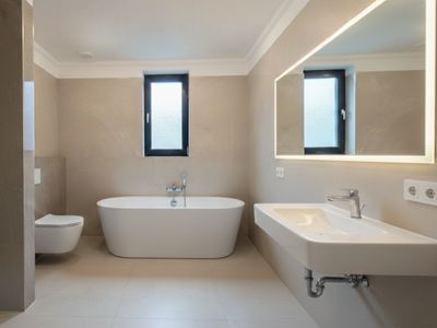 Casă cu 4 camere de vânzare în Central, Otopeni – fotografia 4 din 12