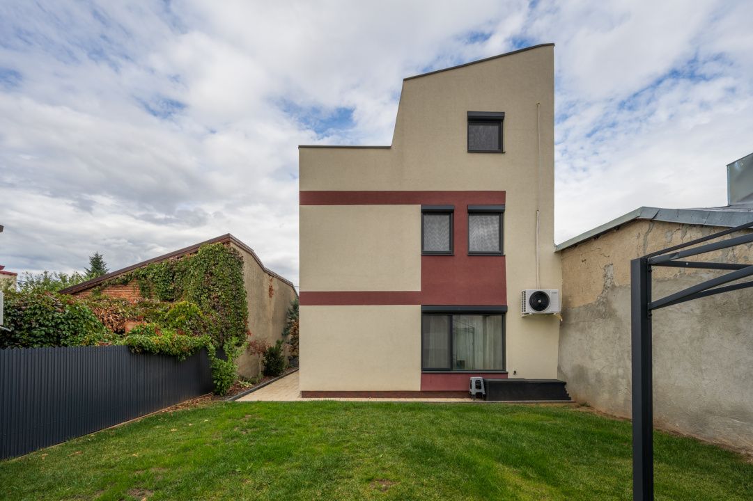 Casă cu 4 camere de vânzare în Alexandriei, București – fotografia 31 din 35