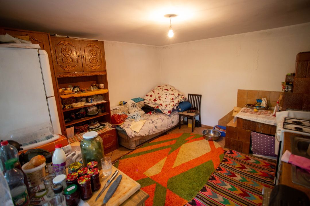 Casă cu 6 camere de vânzare în Comănești – fotografia 64 din 72