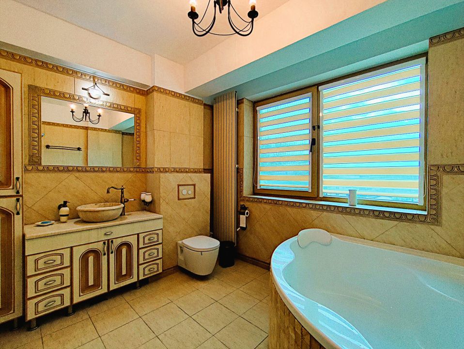 Apartament cu 3 camere de vânzare în Central, Mamaia-Sat – fotografia 25 din 27