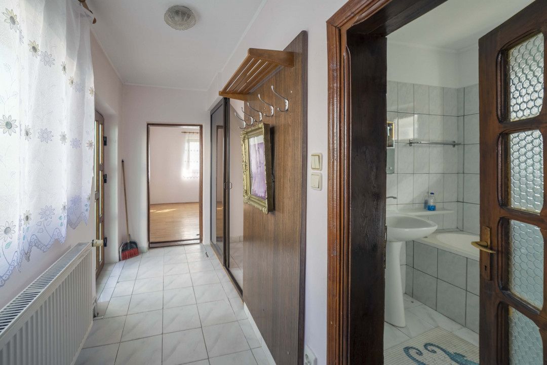 Casă cu 3 camere de vânzare în Central, Tartasesti – fotografia 5 din 15