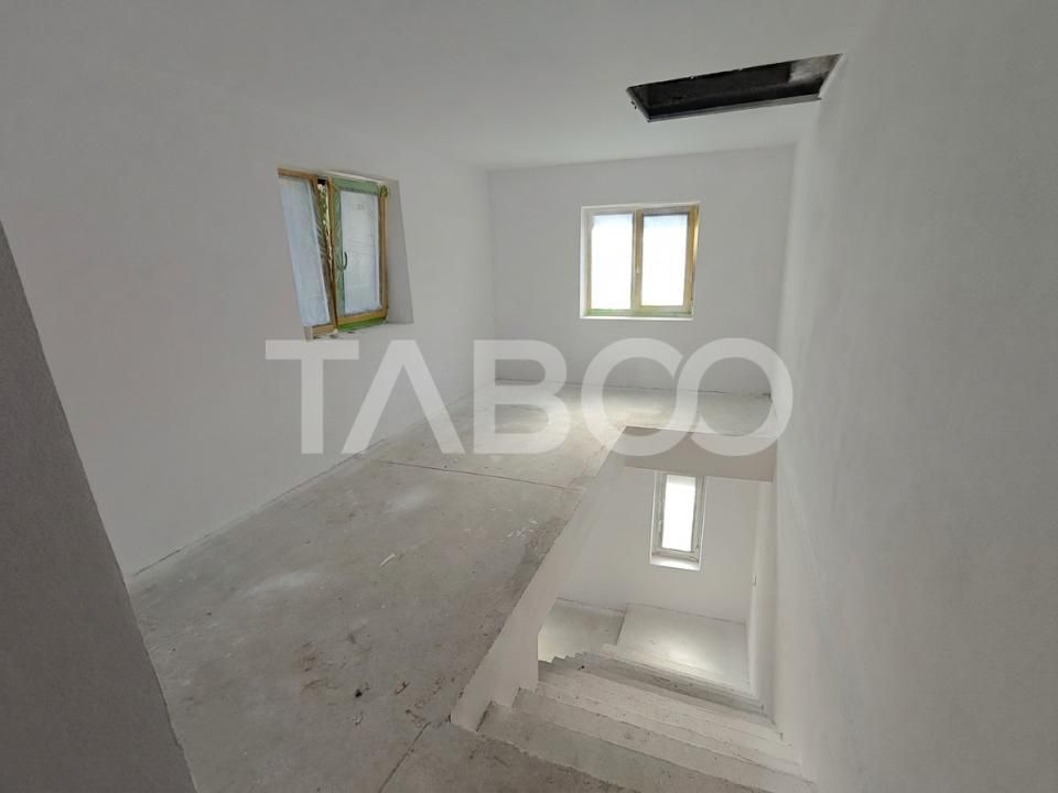 Casă cu 8 camere de vânzare în Cisnadioara – fotografia 21 din 29