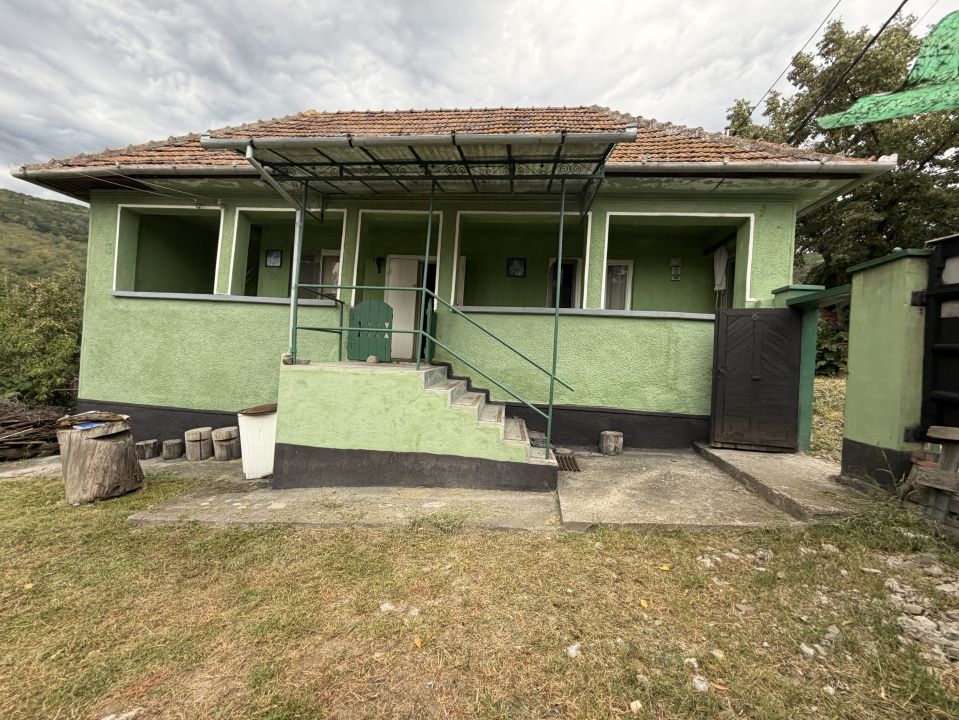 Casă cu 3 camere de vânzare în Central, Cricau – fotografia 1 din 54