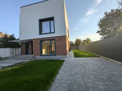 Casă cu 4 camere de vânzare în Central, Tunari – fotografia 4 din 16
