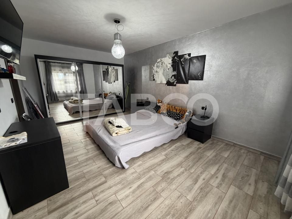 Casă cu 5 camere de vânzare în Sercaia – fotografia 5 din 18
