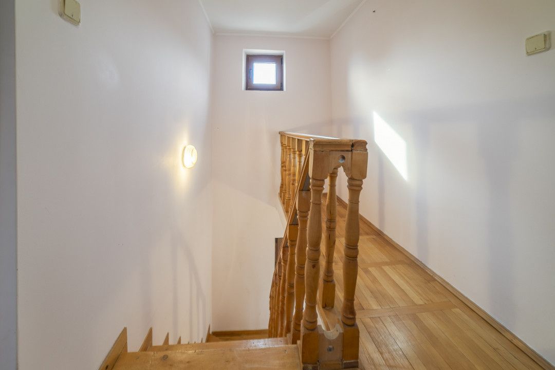Casă cu 3 camere de vânzare în Central, Tartasesti – fotografia 8 din 15