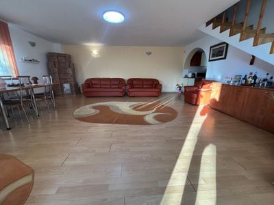 Casă cu 4 camere de vânzare în Central, Magura (Hulubesti) – fotografia 2 din 41