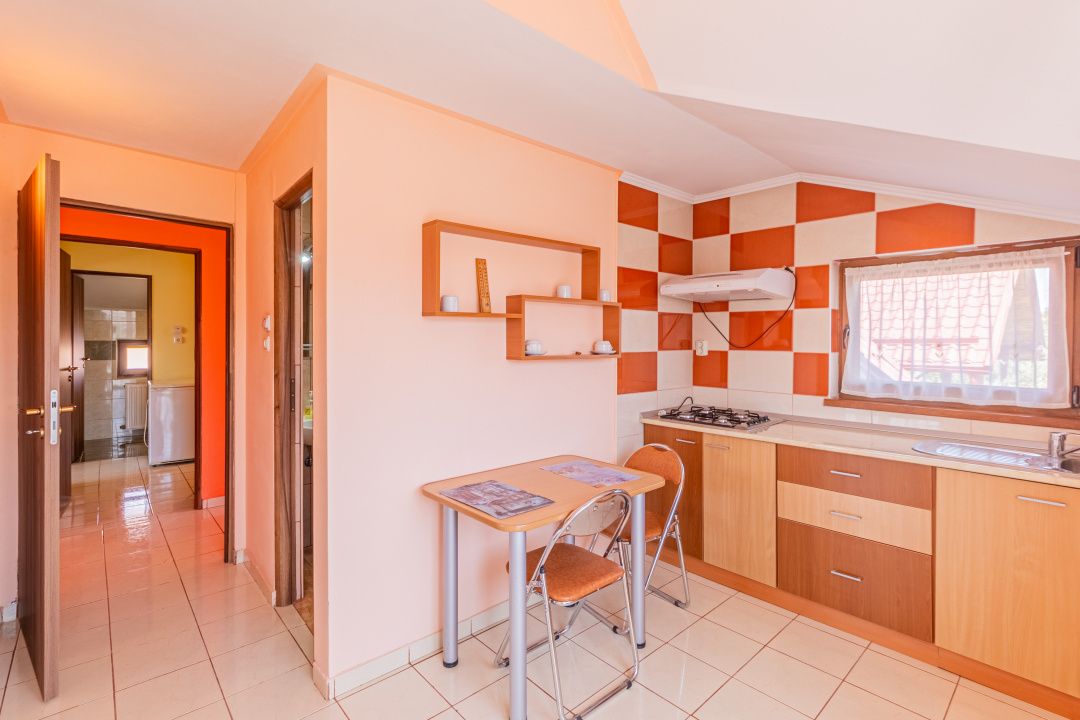 Casă cu 10 camere de vânzare în Râșnov – fotografia 17 din 35