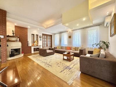 Spațiu comercial cu 10 camere de vânzare în Central, Frumusani – fotografia 5 din 40