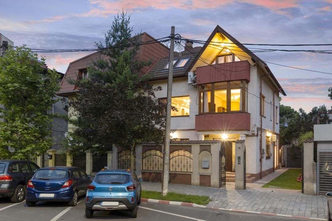 Casă cu 8 camere de vânzare în Vatra Luminoasa, București – fotografia 1 din 38