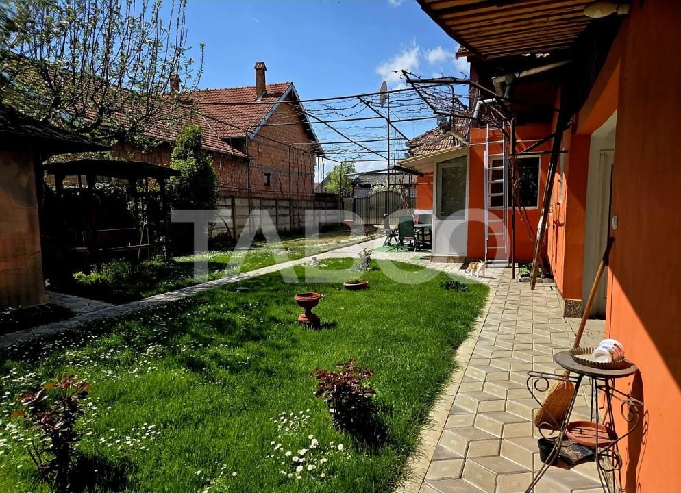 Casă cu 3 camere de vânzare în Beclean – fotografia 3 din 16