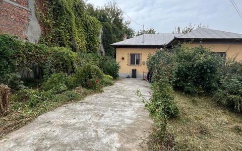 Casă cu 3 camere de vânzare în Nord, Găești